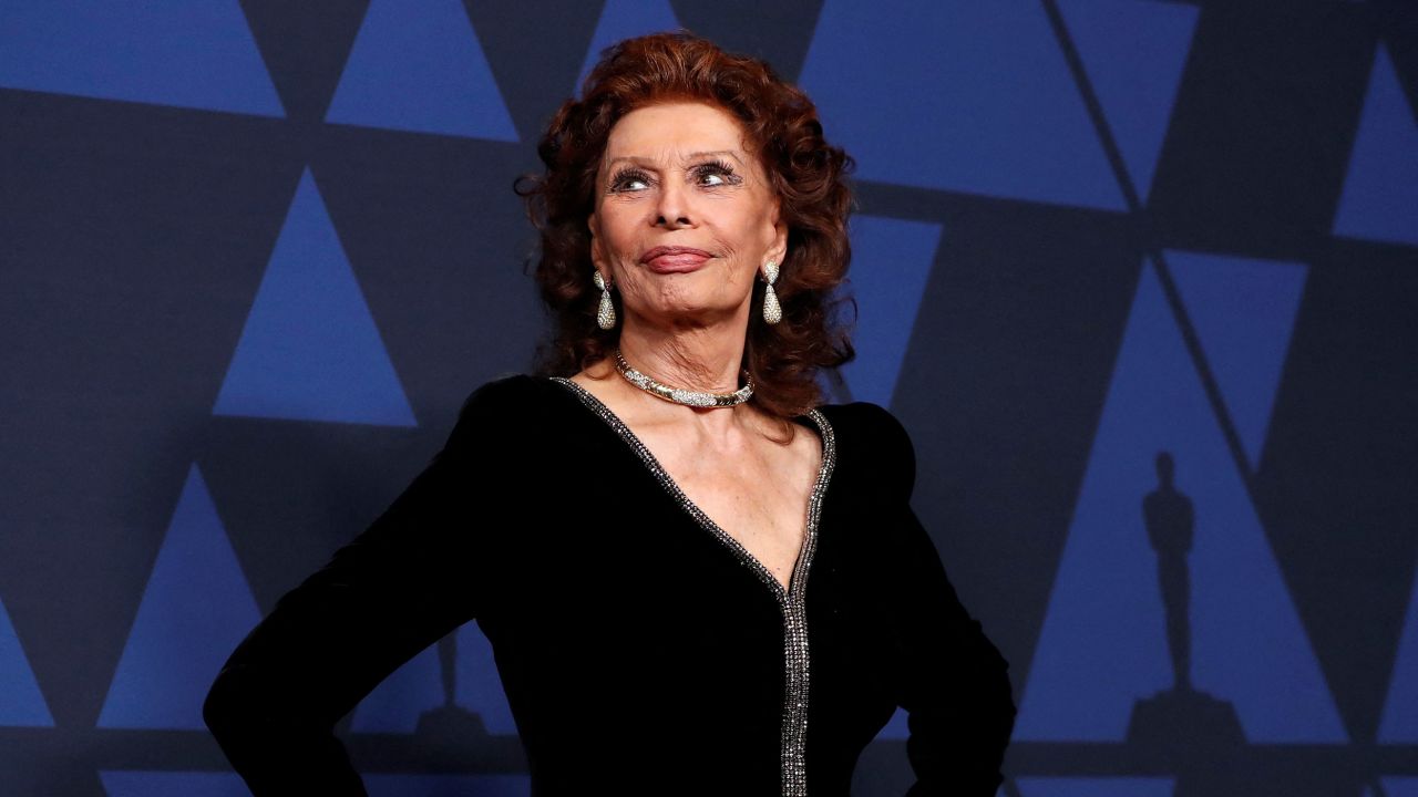 Italian actress Sophia Loren inoperahan matapos mahulog sa kaniyang bahay